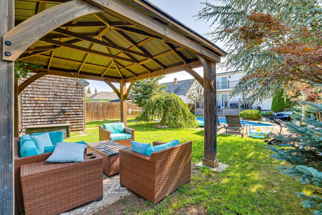 Near Yale & Winter Fun: New Haven Home w/ Hot Tub!