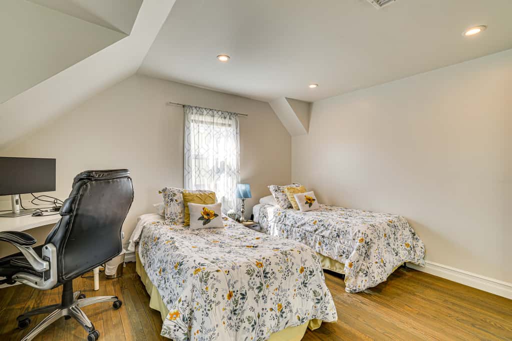 Near Yale & Winter Fun: New Haven Home w/ Hot Tub!