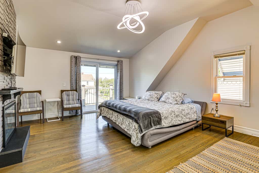 Near Yale & Winter Fun: New Haven Home w/ Hot Tub!