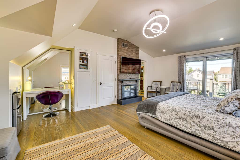 Near Yale & Winter Fun: New Haven Home w/ Hot Tub!