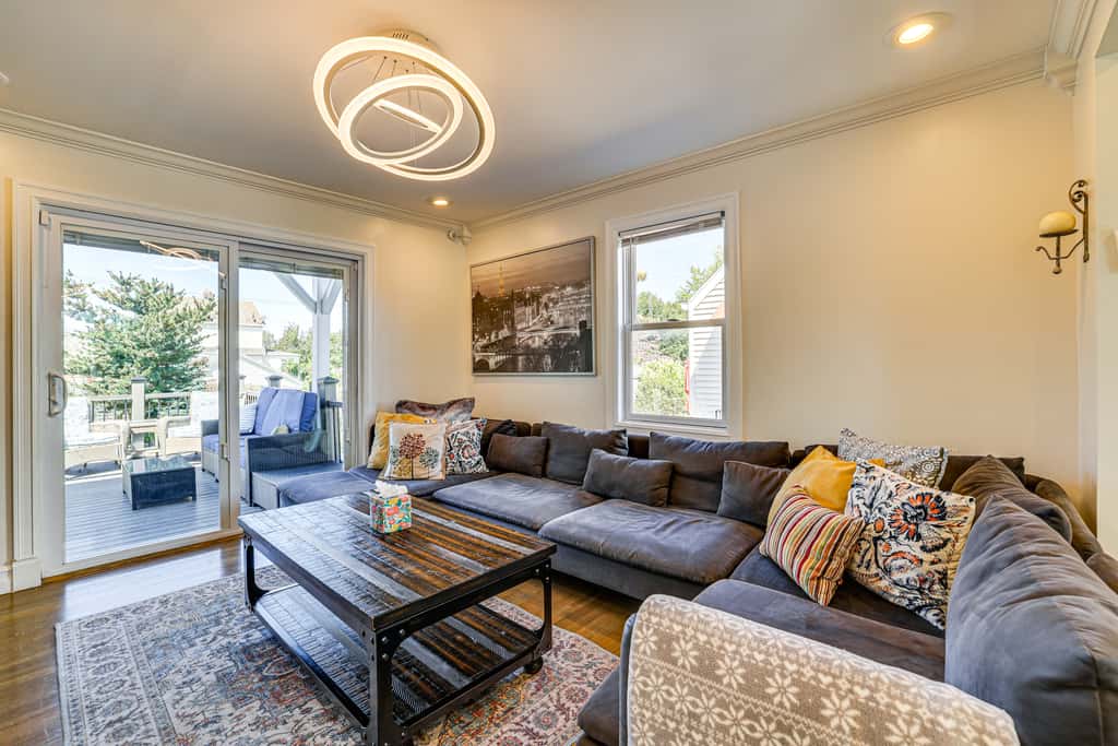 Near Yale & Winter Fun: New Haven Home w/ Hot Tub!