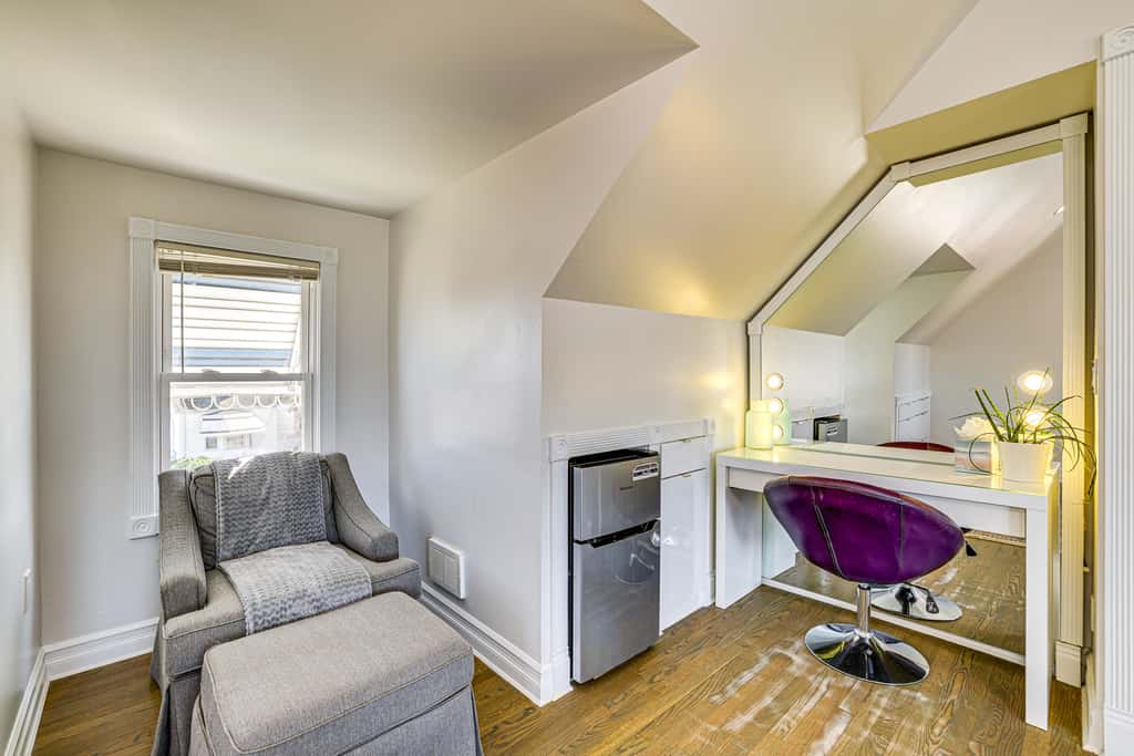 Near Yale & Winter Fun: New Haven Home w/ Hot Tub!