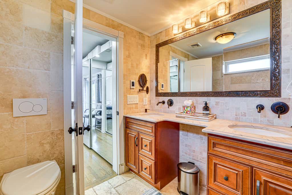 Near Yale & Winter Fun: New Haven Home w/ Hot Tub!