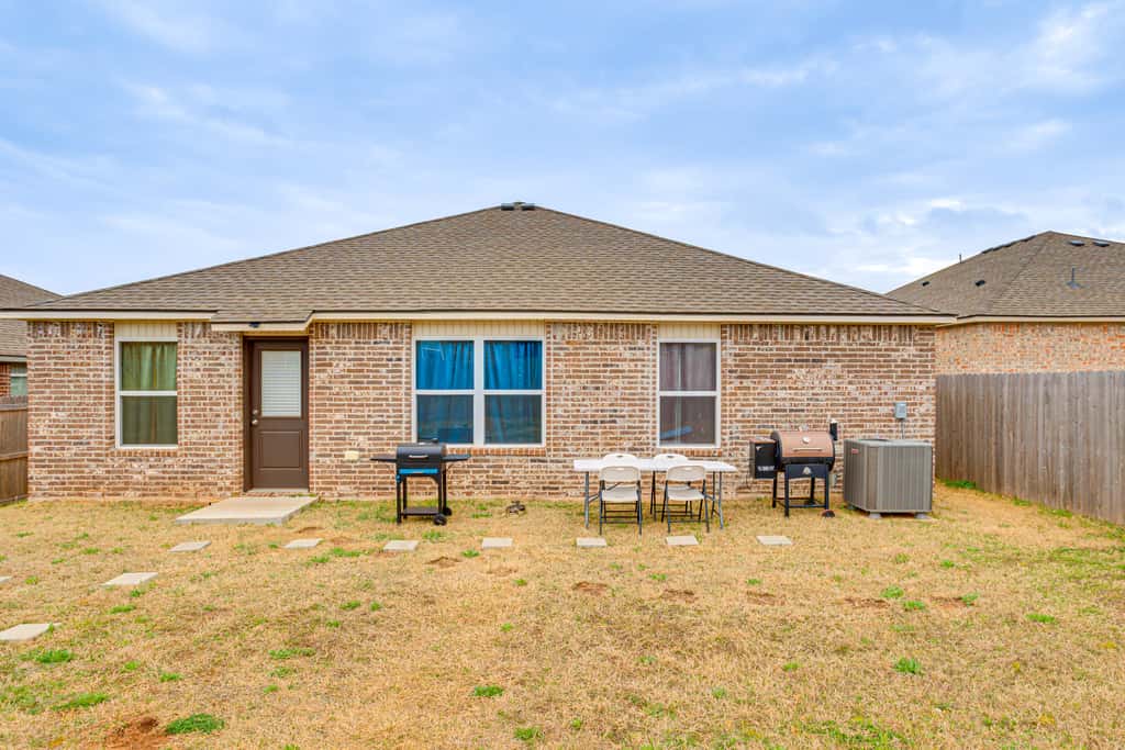 Families w/ Pets Welcome! Home 22 Mi to Dtwn OKC