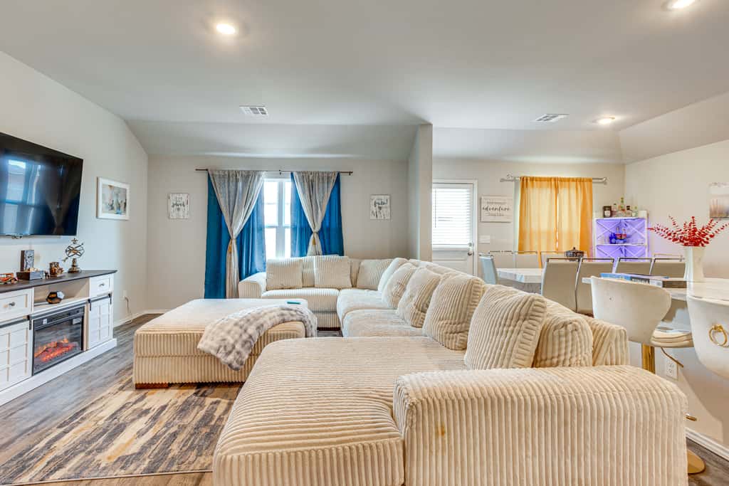 Families w/ Pets Welcome! Home 22 Mi to Dtwn OKC