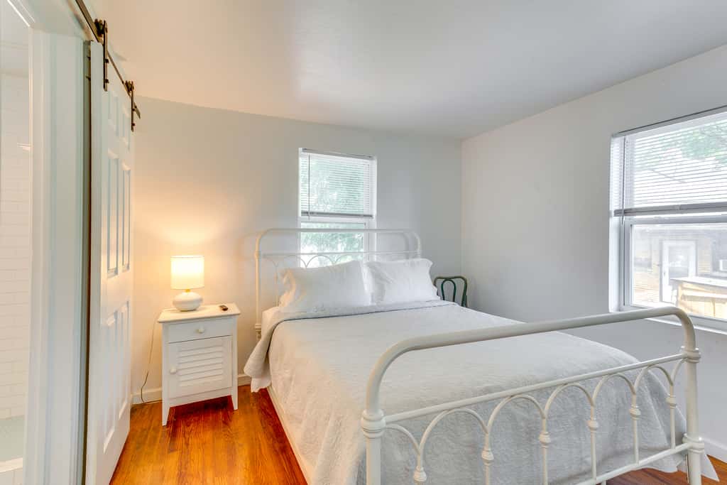 Cozy Studio in Heart of OKC Plaza District!