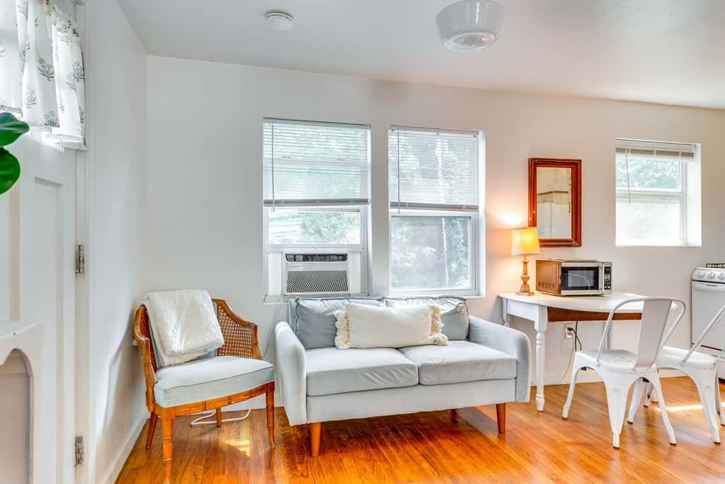 Cozy Studio in Heart of OKC Plaza District!