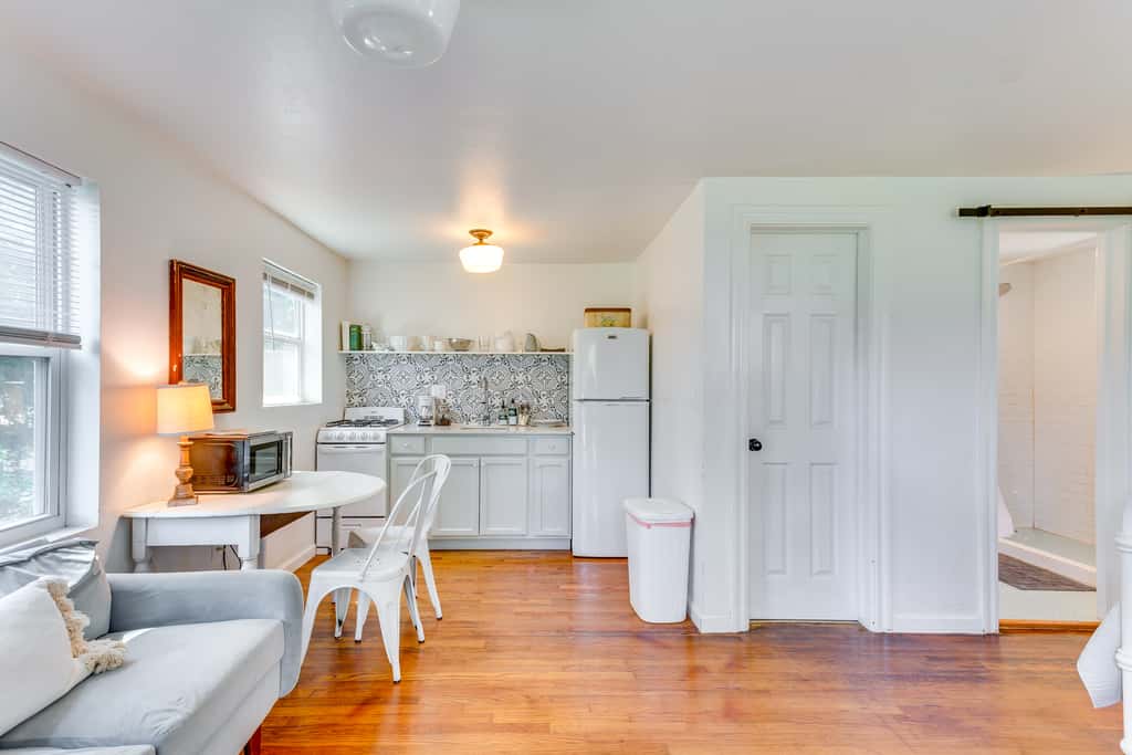 Cozy Studio in Heart of OKC Plaza District!