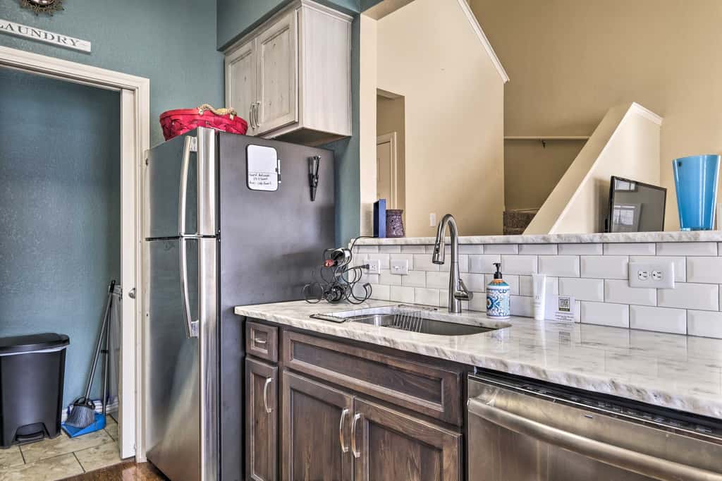 Walk to Lake + Pool Access! Family Gem in Afton