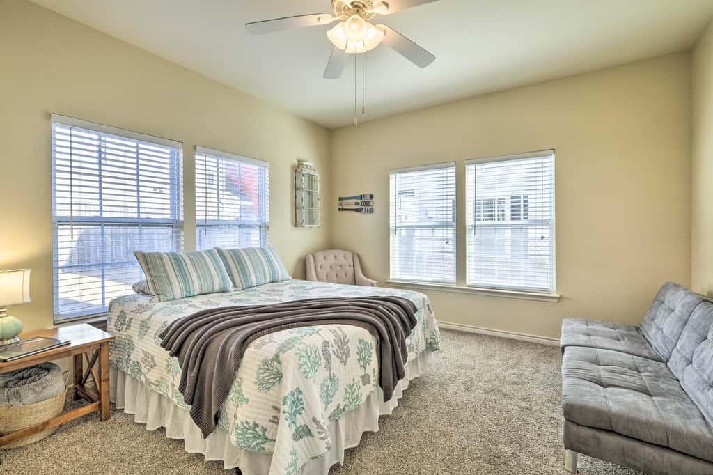 Walk to Lake + Pool Access! Family Gem in Afton