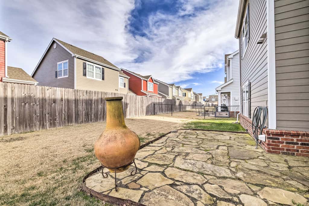 Walk to Lake + Pool Access! Family Gem in Afton