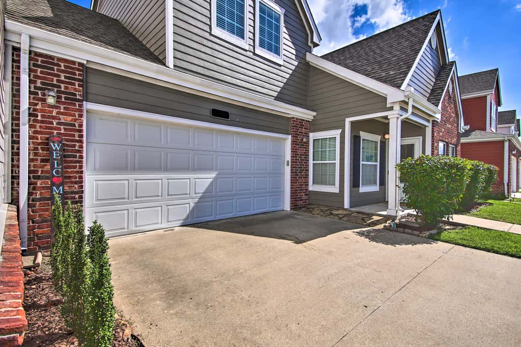 Walk to Lake + Pool Access! Family Gem in Afton