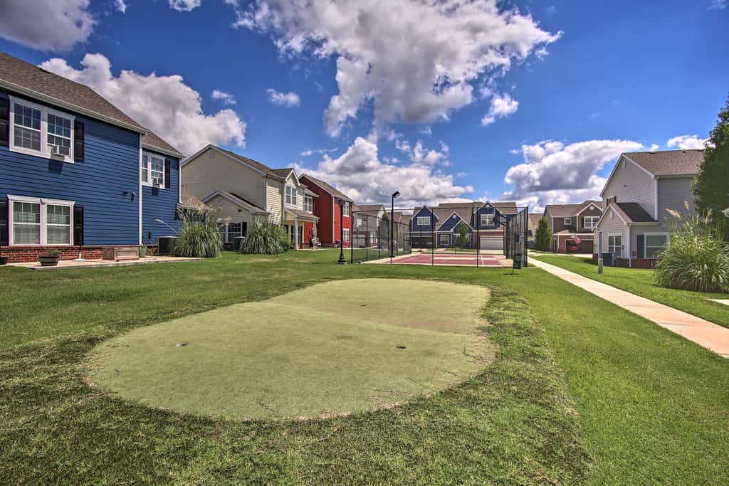 Walk to Lake + Pool Access! Family Gem in Afton