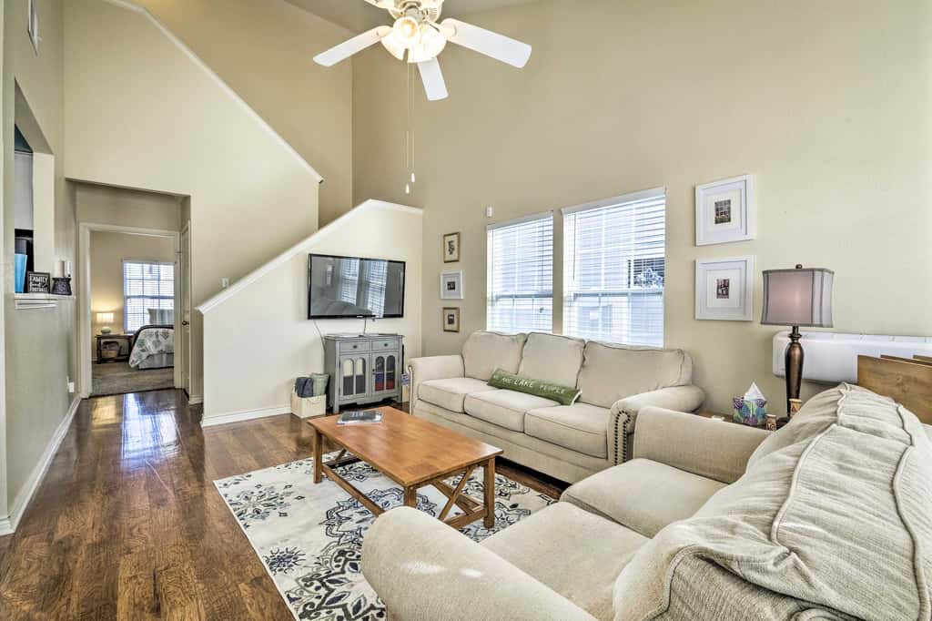 Walk to Lake + Pool Access! Family Gem in Afton