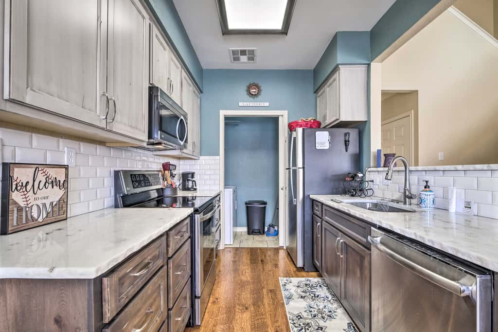 Walk to Lake + Pool Access! Family Gem in Afton