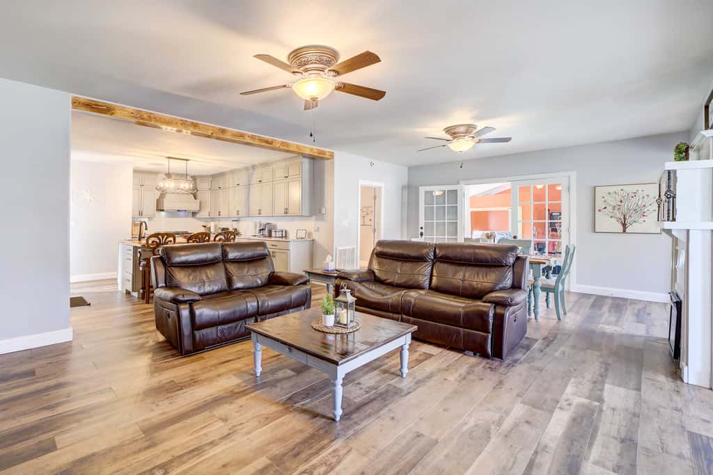 Game Room + Large Backyard: Afton Home!