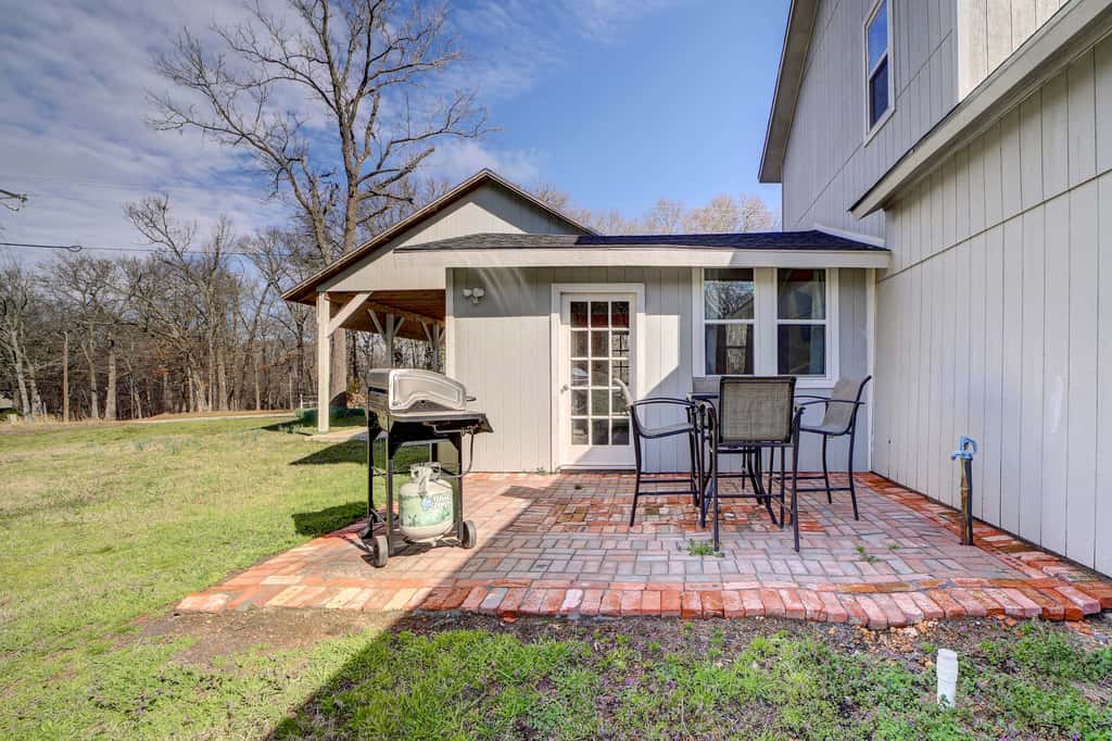 Game Room + Large Backyard: Afton Home!
