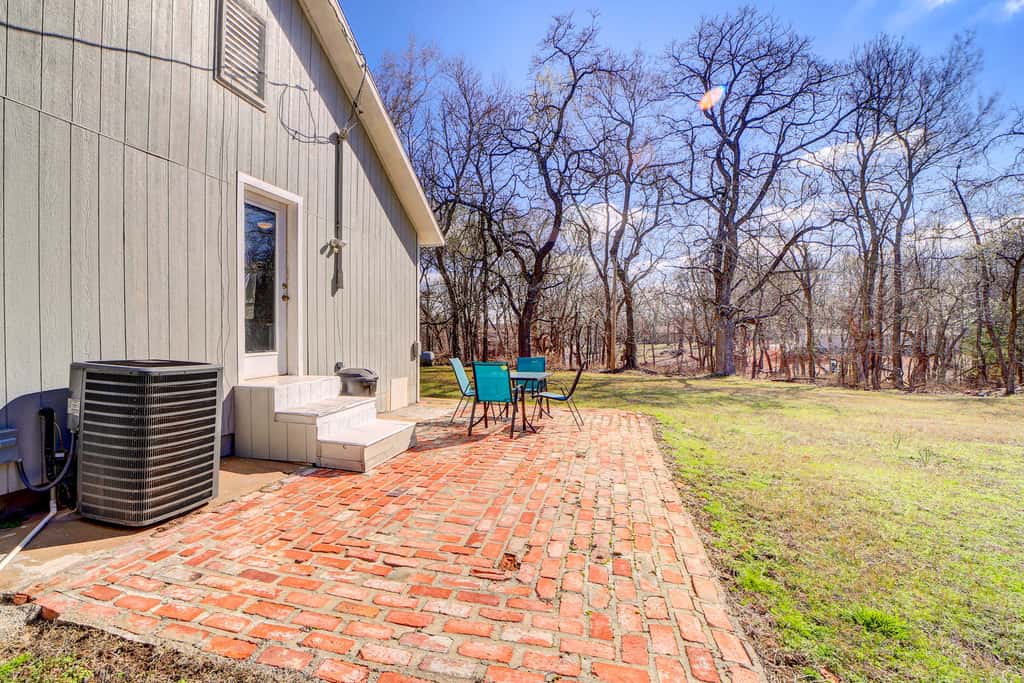 Game Room + Large Backyard: Afton Home!