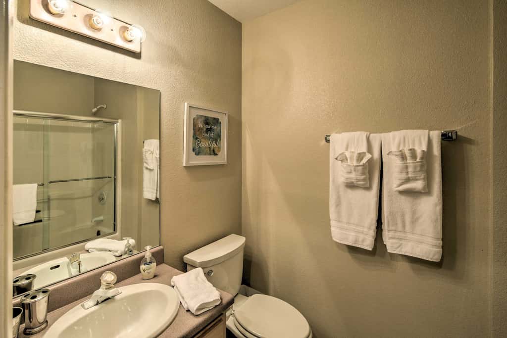 Lake Havasu Getaway w/ Golf Course & Lake Views!