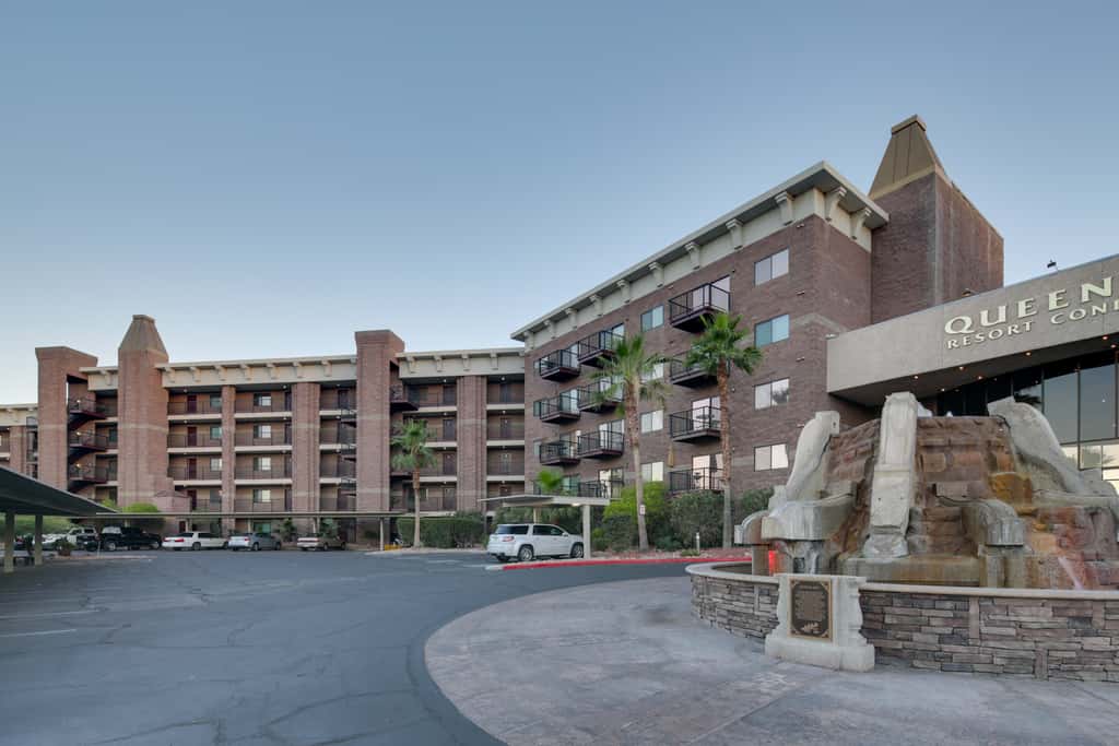 Lake Havasu Getaway w/ Golf Course & Lake Views!