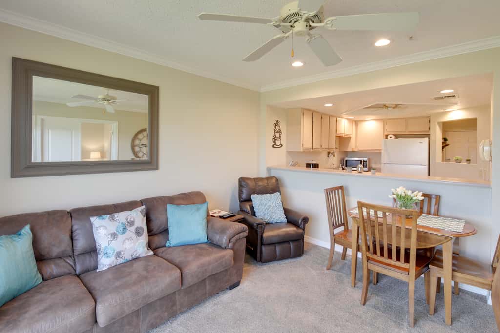 Lake Havasu Getaway w/ Golf Course & Lake Views!
