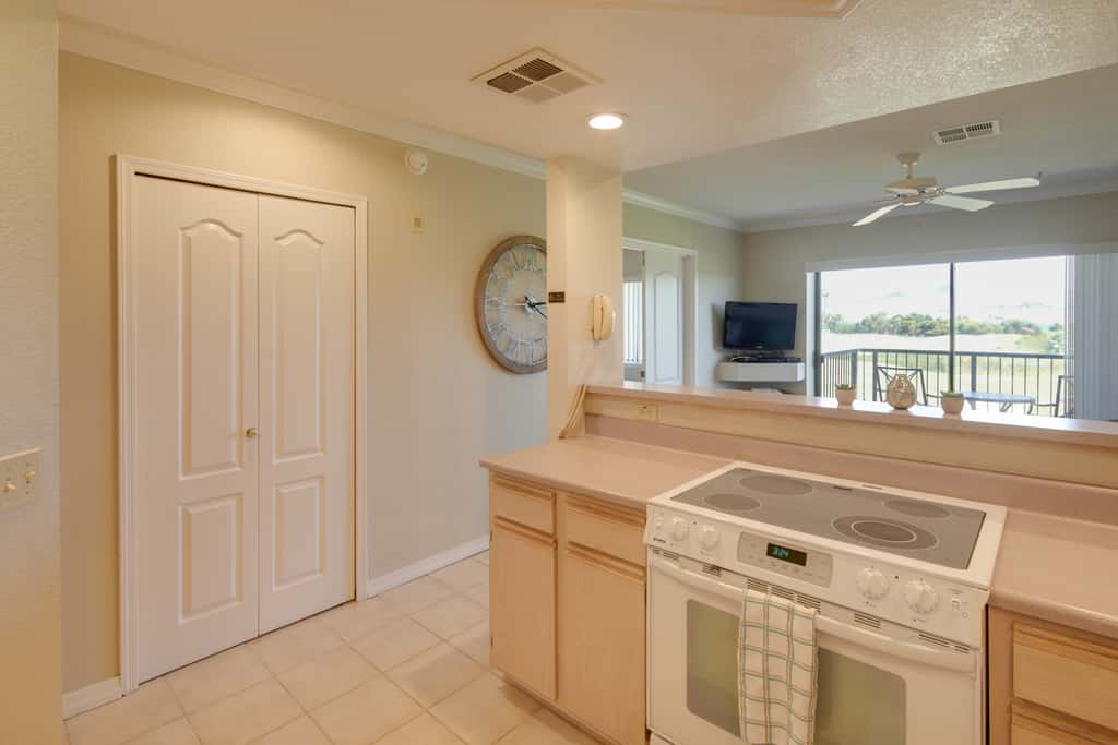 Lake Havasu Getaway w/ Golf Course & Lake Views!