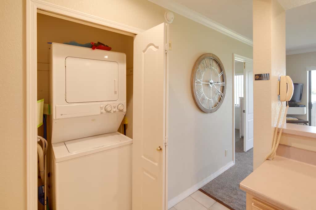 Lake Havasu Getaway w/ Golf Course & Lake Views!
