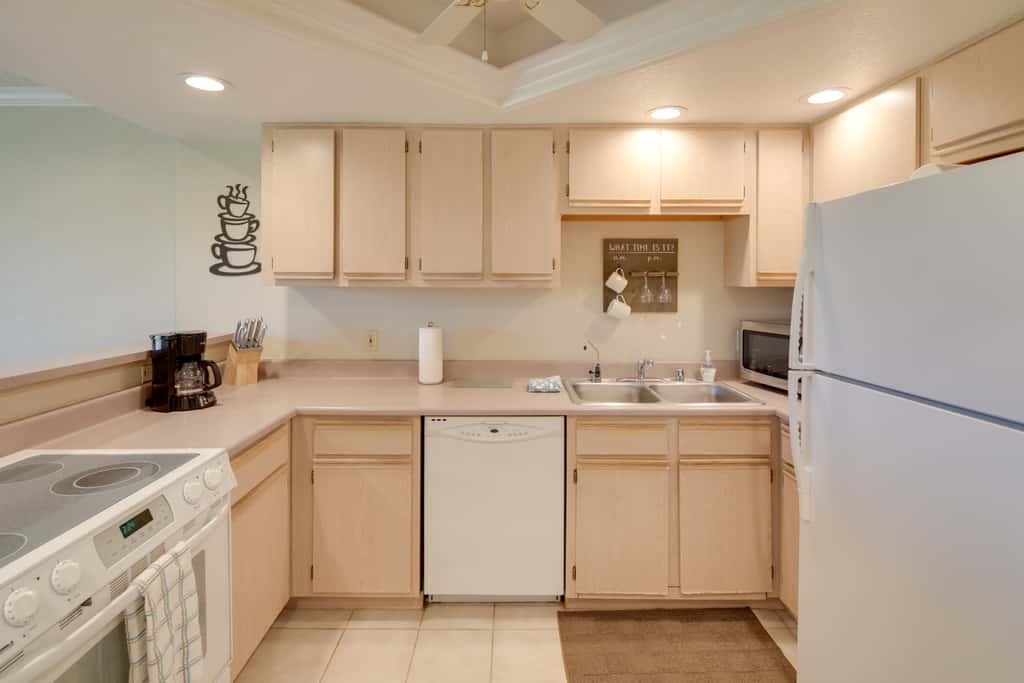 Lake Havasu Getaway w/ Golf Course & Lake Views!