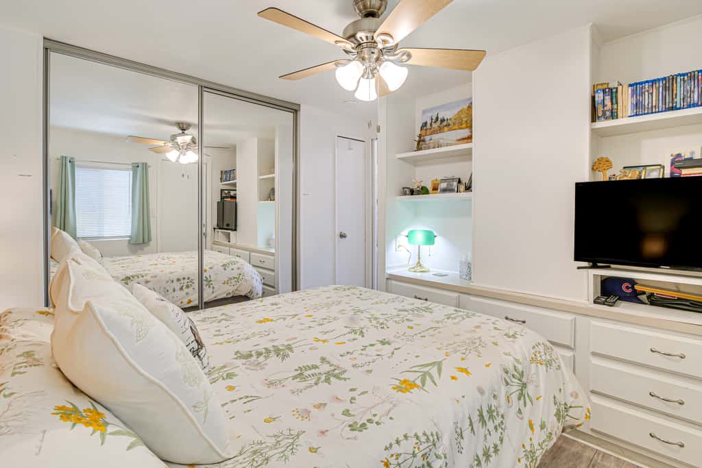 Steps to Beach: Lake Havasu City Home w/ Grill!