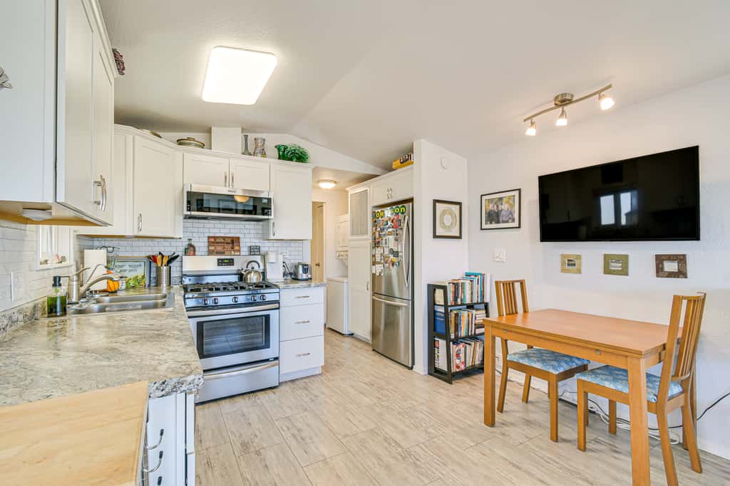 Steps to Beach: Lake Havasu City Home w/ Grill!