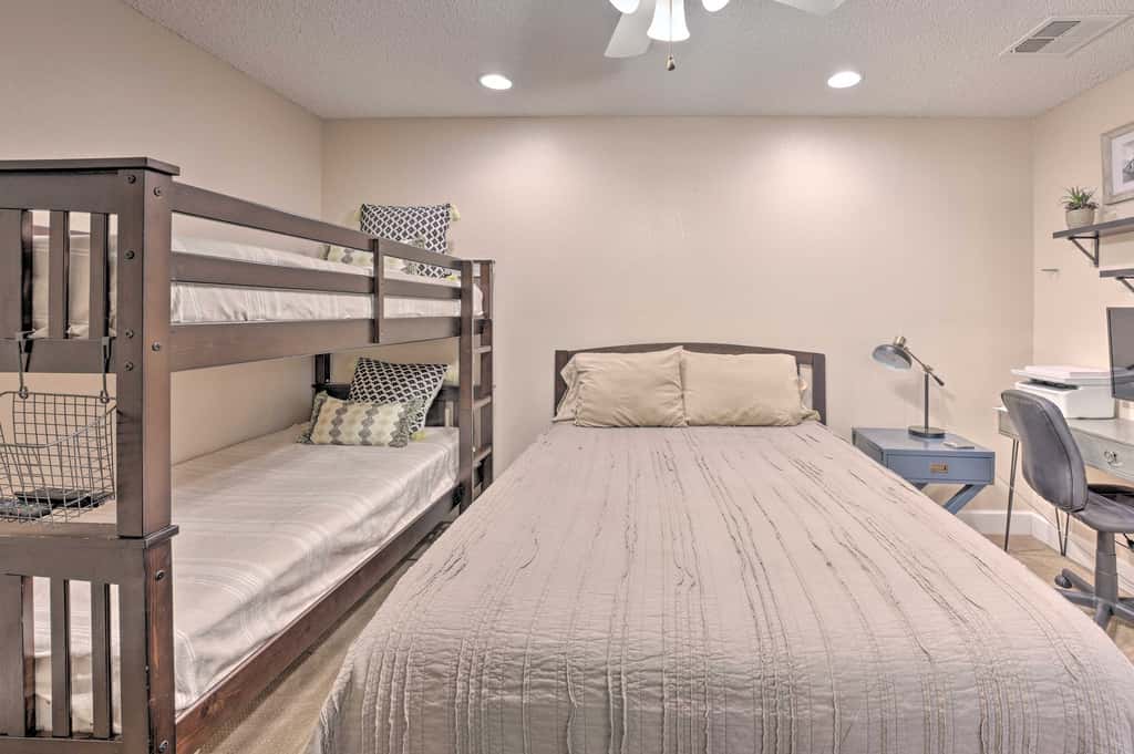 Walk to Beach: Lake Havasu Condo w/ Pool Access