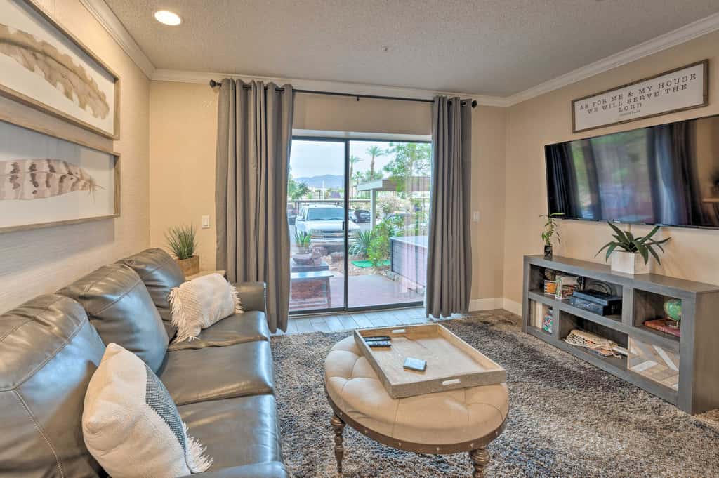 Walk to Beach: Lake Havasu Condo w/ Pool Access