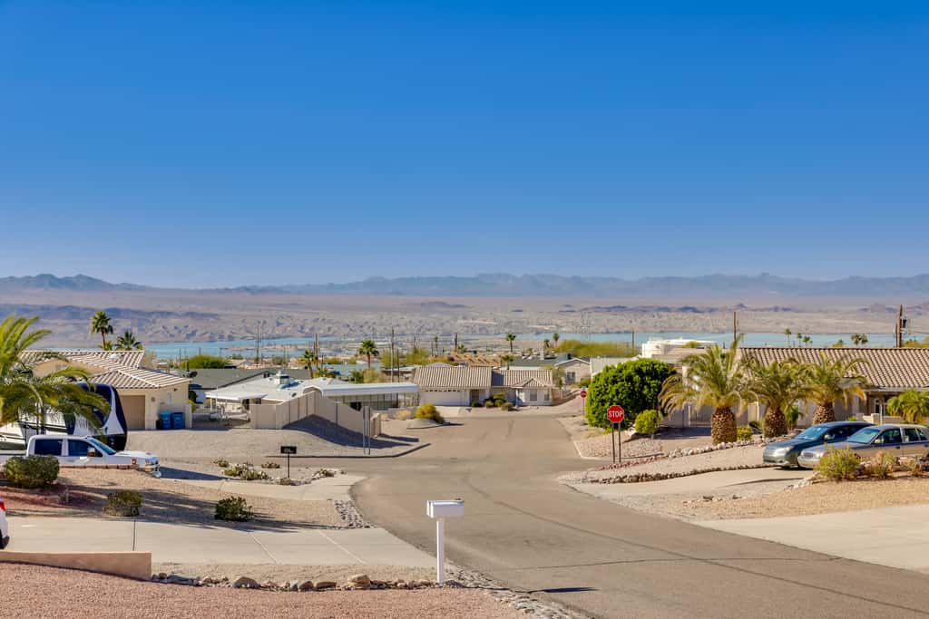 Putting Green, Pool Access: Lake Havasu City Home!