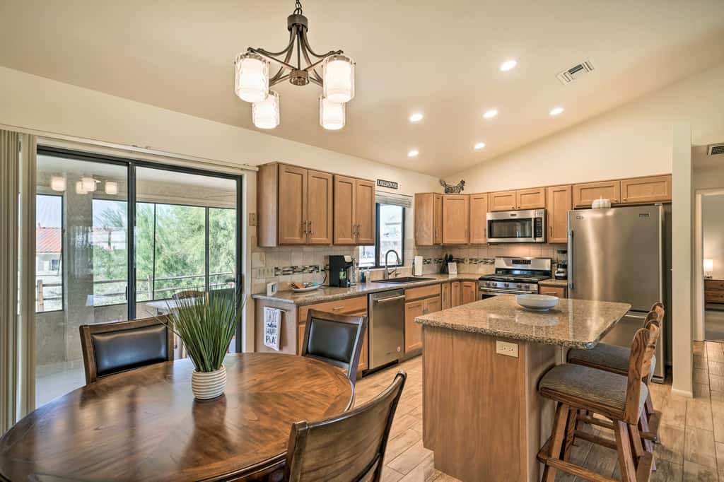 Game Room + Mtn Views: Lake Havasu Escape!