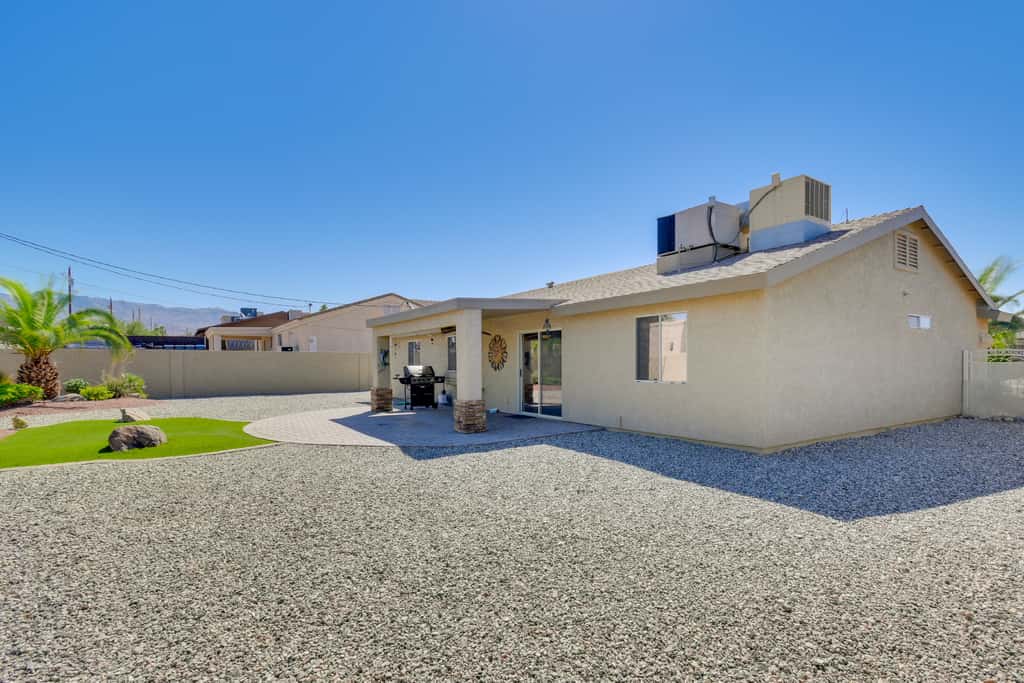 ~ 5 Mi to Beach & Golf: Lake Havasu City Home