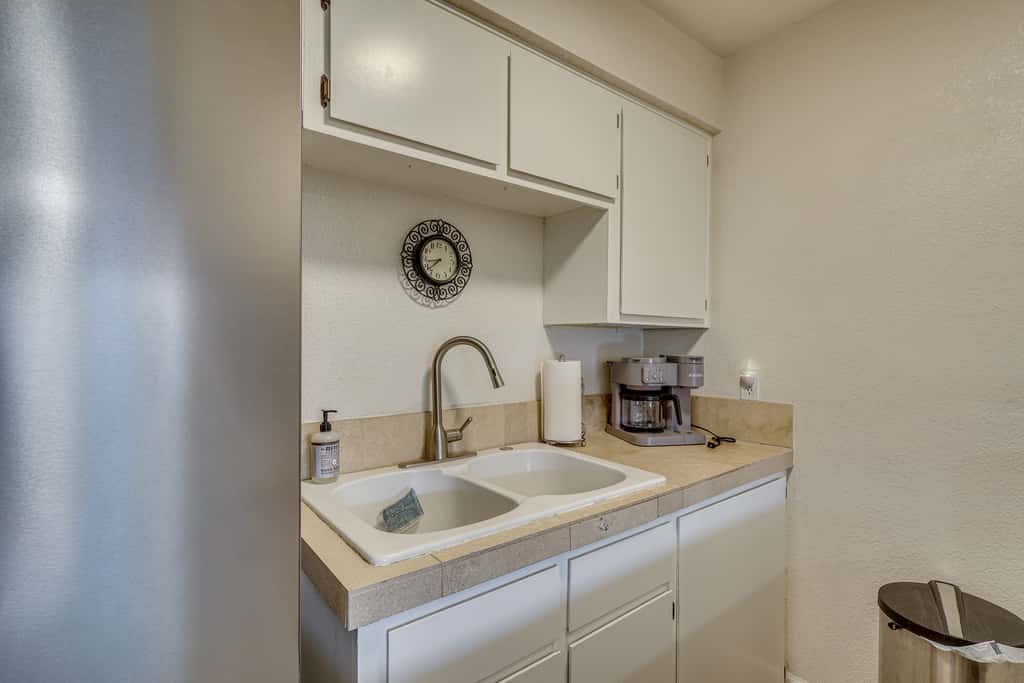 Newly Renovated Condo w/ Pool in Lake Havasu City!