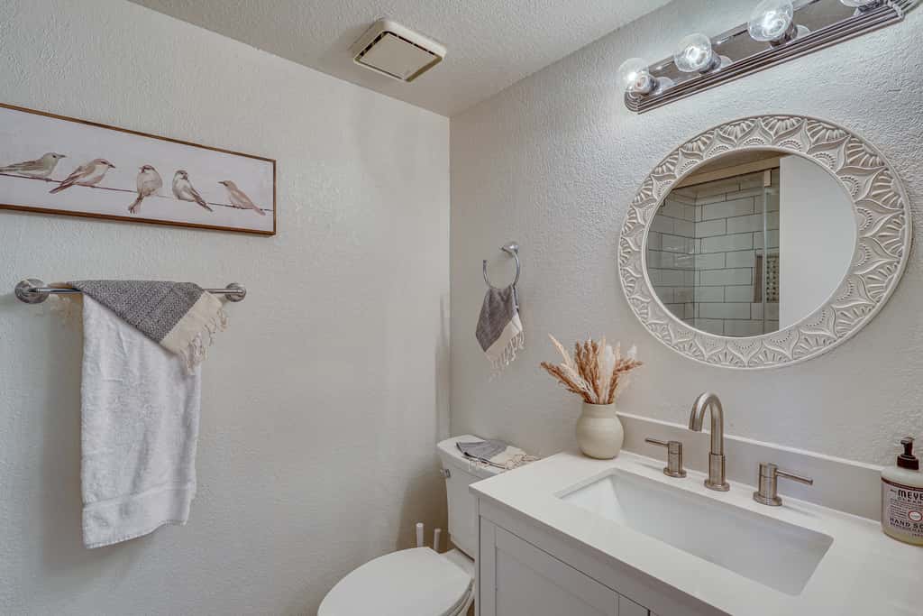 Newly Renovated Condo w/ Pool in Lake Havasu City!