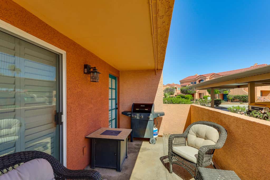 Walk to Rotary Park: LHC Condo w/ Private Patio