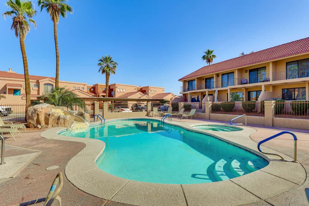 Walk to Rotary Park: LHC Condo w/ Private Patio