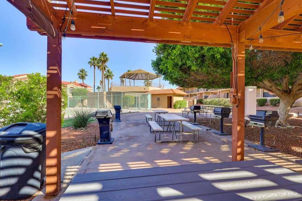 Walk to Rotary Park: LHC Condo w/ Private Patio