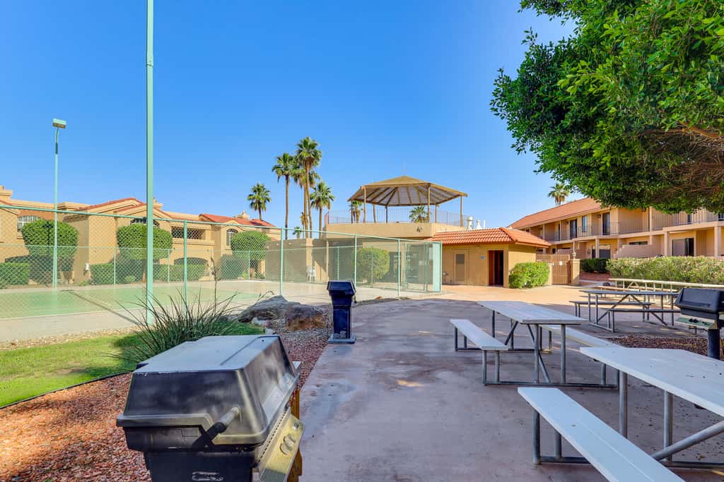 Walk to Rotary Park: LHC Condo w/ Private Patio