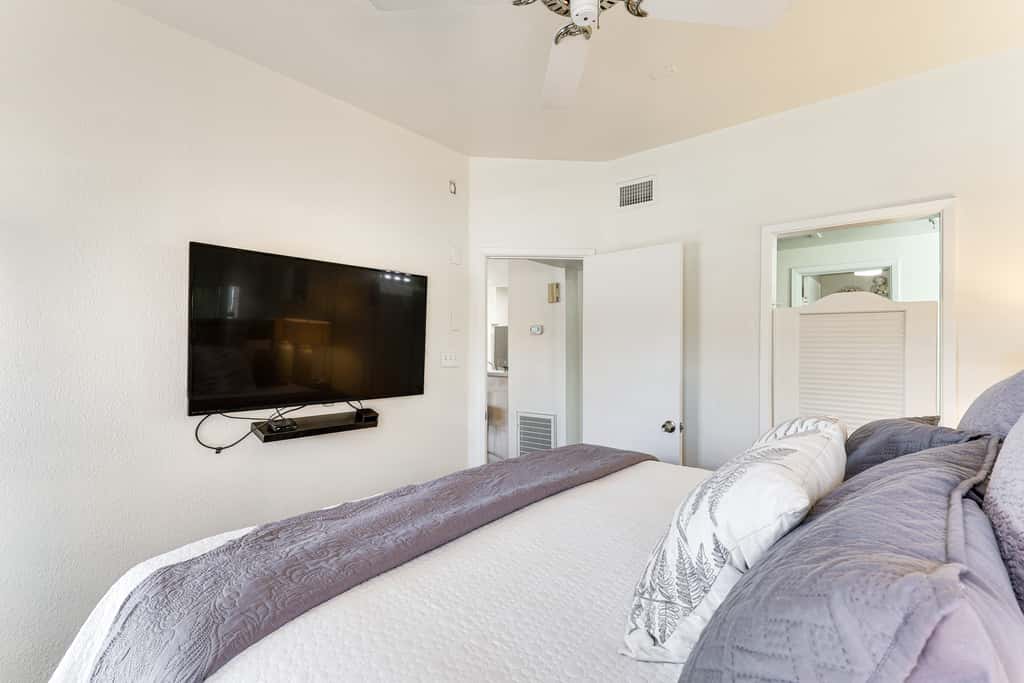 Walk to Rotary Park: LHC Condo w/ Private Patio