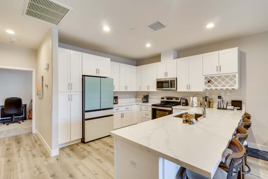 3 Mi to Lake Havasu: Condo w/ Mountain & Lake View