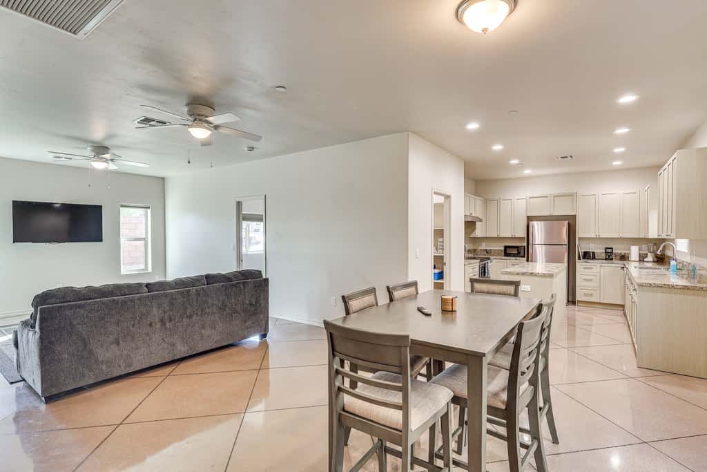 Hike & Explore: Apt 3 Mi to Lake Havasu & Dtwn!