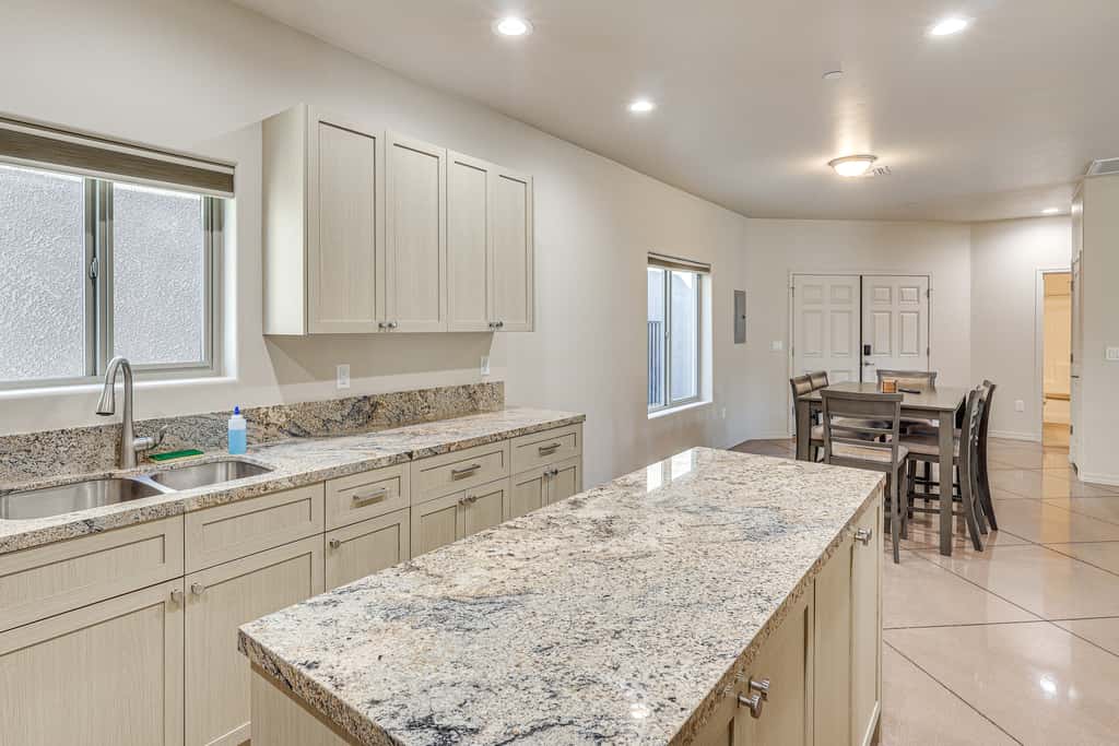 Hike & Explore: Apt 3 Mi to Lake Havasu & Dtwn!