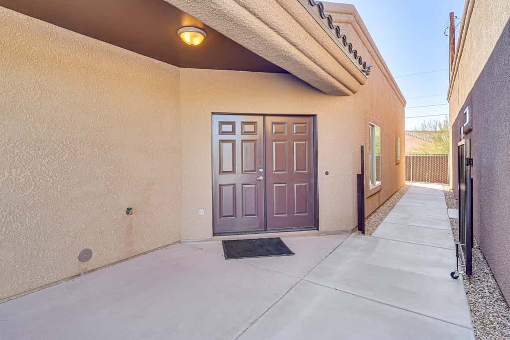 Hike & Explore: Apt 3 Mi to Lake Havasu & Dtwn!