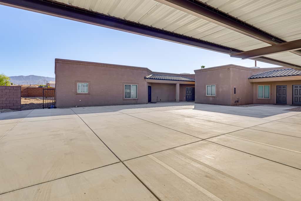 Hike & Explore: Apt 3 Mi to Lake Havasu & Dtwn!