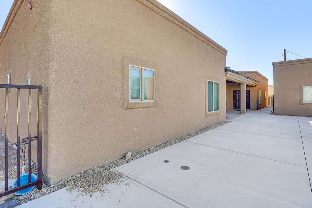 Hike & Explore: Apt 3 Mi to Lake Havasu & Dtwn!