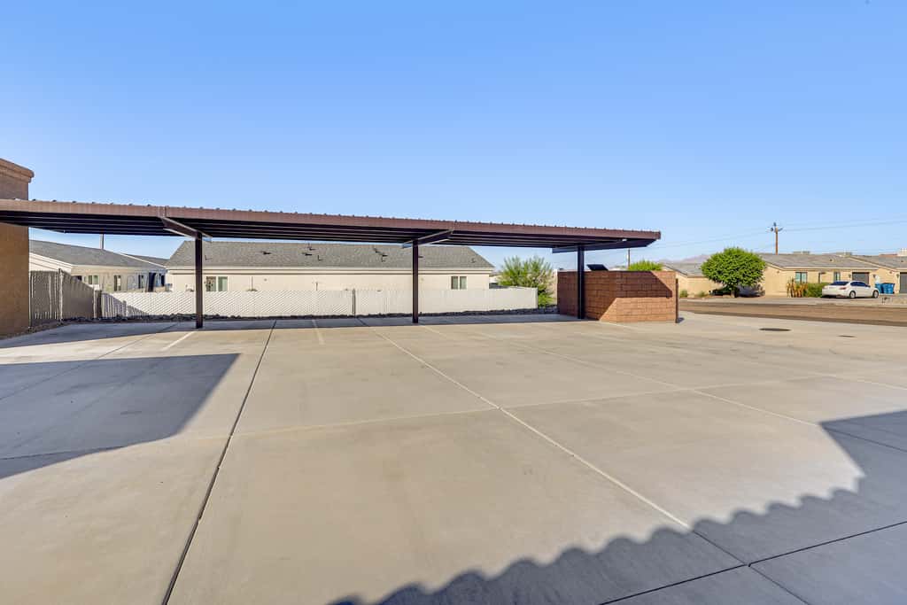 Hike & Explore: Apt 3 Mi to Lake Havasu & Dtwn!
