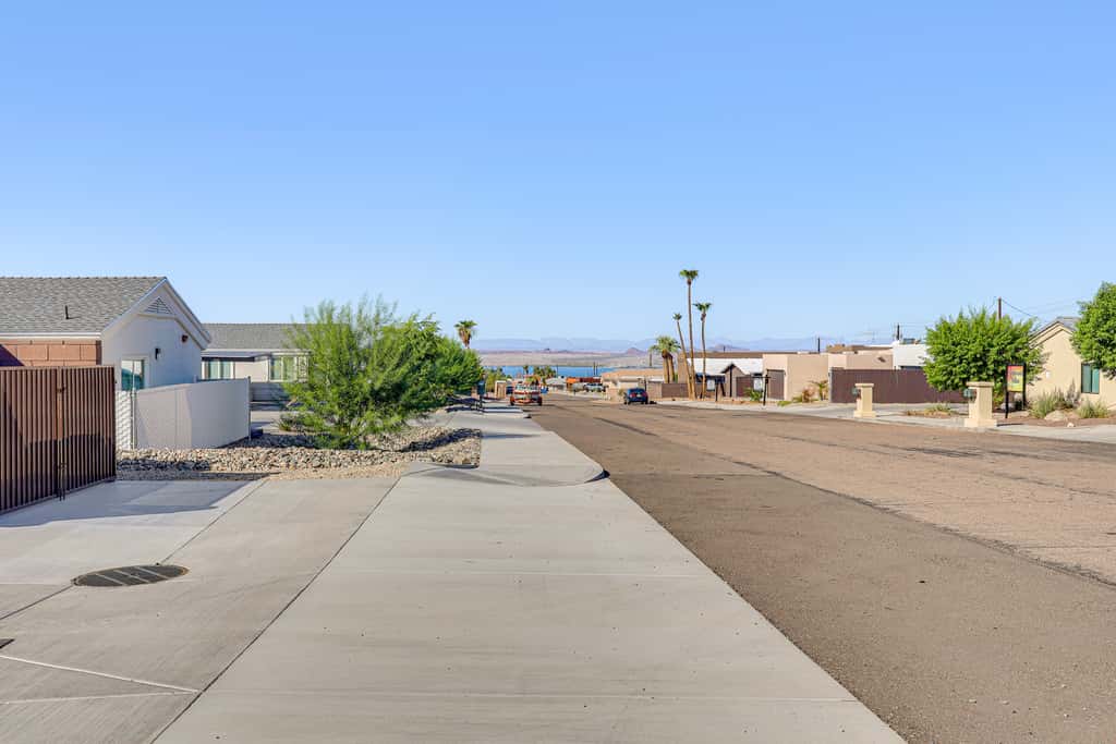 Hike & Explore: Apt 3 Mi to Lake Havasu & Dtwn!